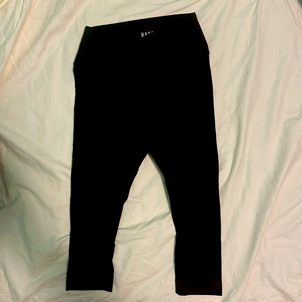 Nobull high waisted crop tights. Black. Size small.